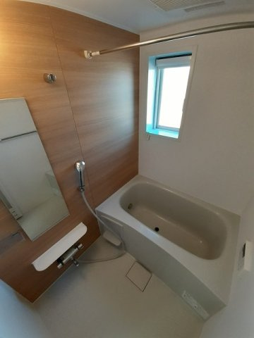 ラヴニール悠の浴室