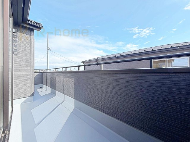 ひたちなか市田宮原1期　新築戸建て　3号棟のバルコニー|お布団やラグなどの大きな物も干しやすい広々としたバルコニー！