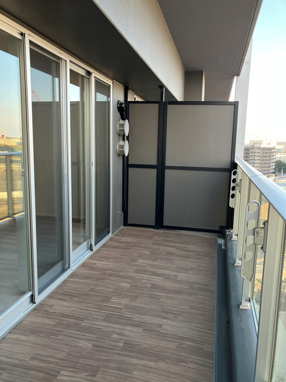 幕張ベイパークミッドスクエアタワーのバルコニー