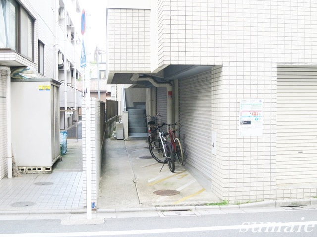 岩井ハイツのエントランス|入口周辺です！！