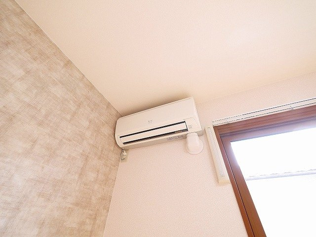 サンロイヤル　Ⅰの設備|エアコン一台つきです