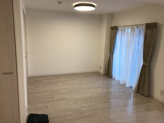 アルファスマート新居浜駅の居間・リビング