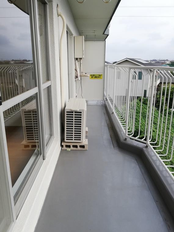 東戸塚サンハイツのバルコニー