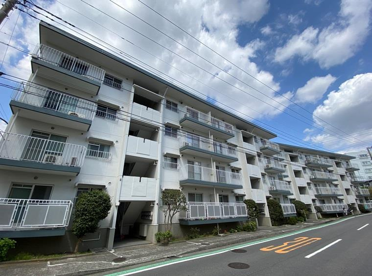 東戸塚サンハイツの外観