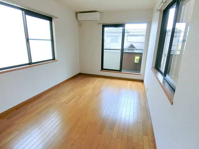 シェルの居間・リビング