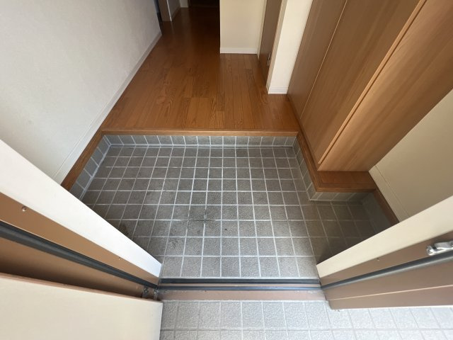 ソレイユ神田の玄関