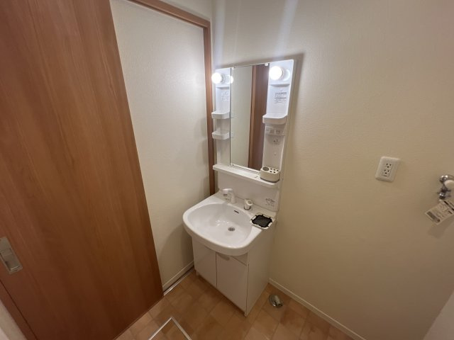 ソレイユ神田の独立洗面台