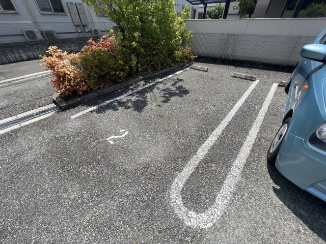 ソレイユ神田の駐車場