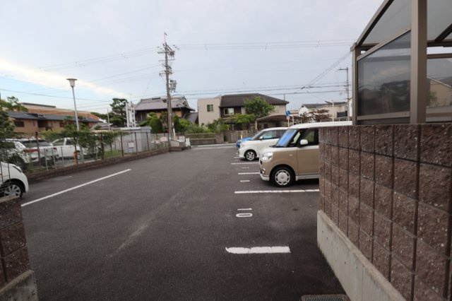 ヴォラーレの駐車場