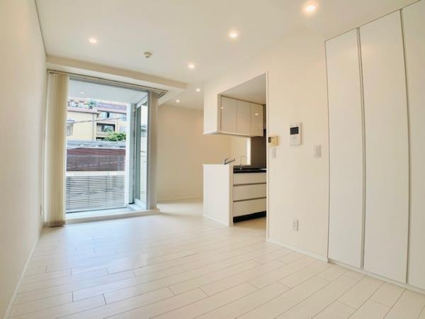 Ｂｒｉｌｌｉａ　ｉｓｔ　西麻布霞町の居間・リビング|ゆったりとした居間です