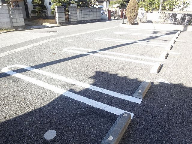 メゾンド・ラ・メールの駐車場