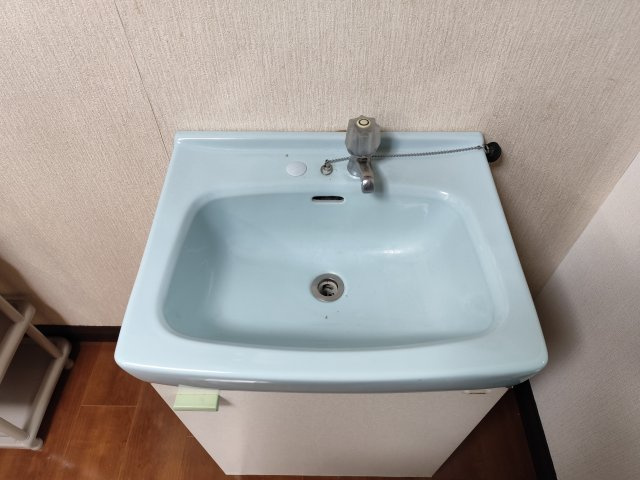 葛飾区新小岩４丁目のアパートの洗面所