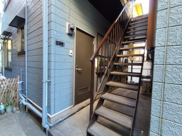 葛飾区新小岩４丁目のアパートのエントランス