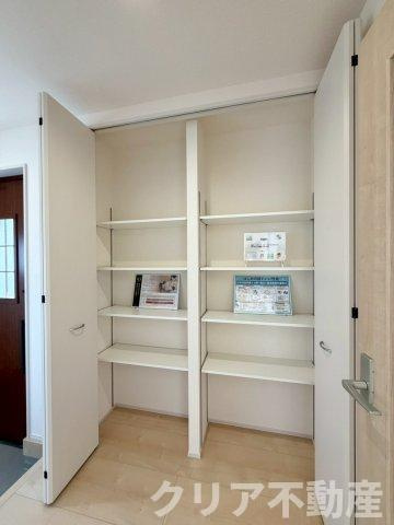 【収納】 | 7/27値下げ☆前橋市小坂子町新築1号棟　平屋・土地100坪・エアコン