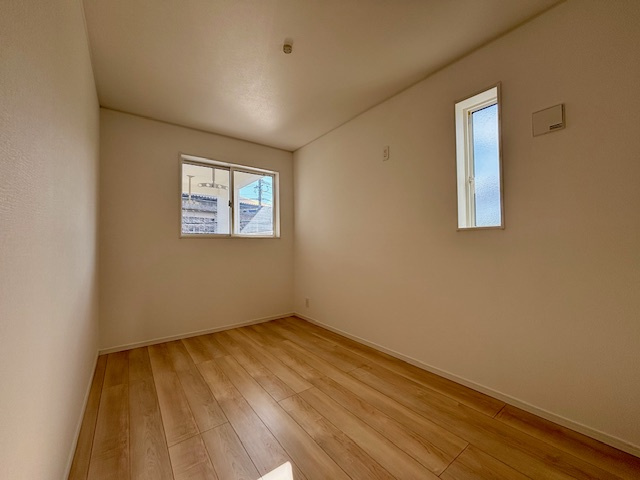 小郡市小郡の新築一戸建の洋室