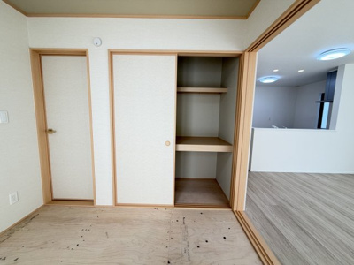 【収納】 | 沖縄市知花（全3棟）B号棟 | B号棟　和室4.5帖＋収納付き♪