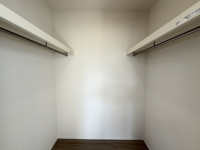 【収納】 | 沖縄市知花（全3棟）B号棟 | B号棟　洋室7帖＋WIC付き♪