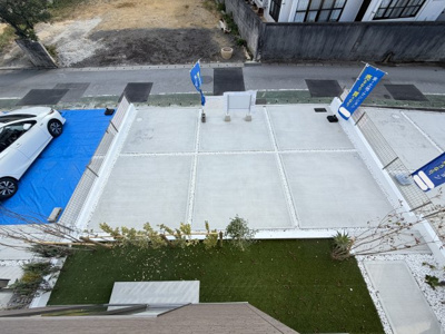 【駐車場】 | 沖縄市知花（全3棟）B号棟 | B号棟　並列駐車3台完備♪