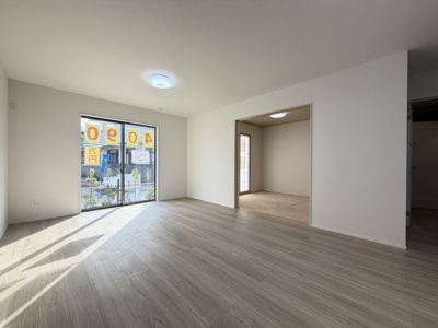 【居間・リビング】 | 沖縄市知花（全3棟）B号棟 | B号棟　LDK16.25帖♪リビング階段♪