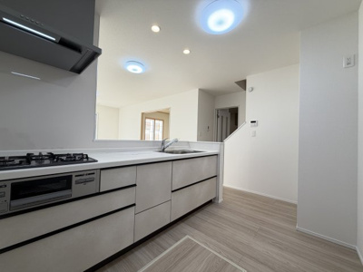 【キッチン】 | 沖縄市知花（全3棟）B号棟 | B号棟　使いやすいシステムキッチン♪