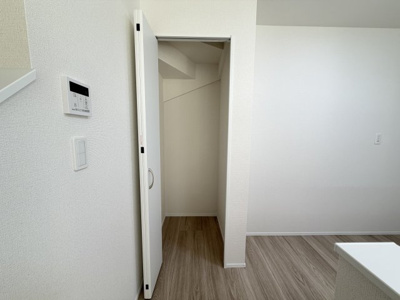 【収納】 | 沖縄市知花（全3棟）B号棟 | B号棟　キッチン後ろ収納付き♪