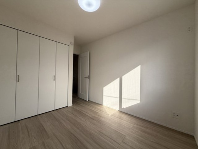 【洋室】 | 沖縄市知花（全3棟）B号棟 | B号棟　洋室5.25帖＋CL付き♪