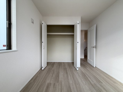 【収納】 | 沖縄市知花（全3棟）B号棟 | B号棟　洋室5.25帖＋CL付き♪