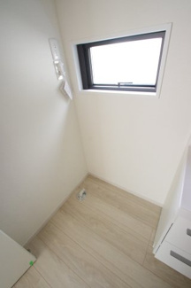 【ランドリースペース】 | 【仲介手数料無料！！】府中市小柳町2丁目　新築戸建て（全2棟）1号棟　6099万円