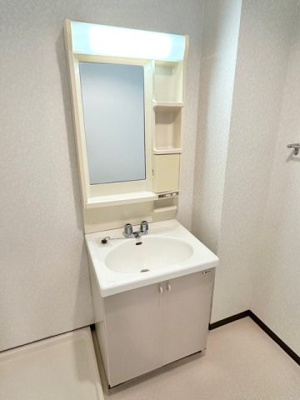 【洗面所】 | グリーンマンション | ゆったりとスペースのある洗面所