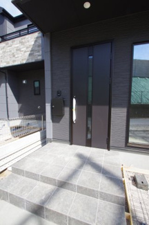 【居間・リビング】 | 【仲介手数料無料！！】府中市小柳町2丁目　新築戸建て（全2棟）2号棟　5799万円