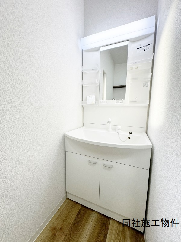 グランメゾンⅢの洗面所|広い洗面スペースです★