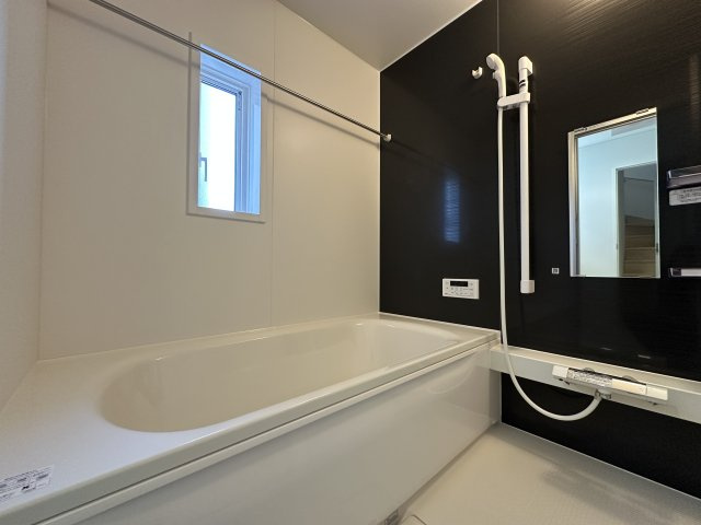 明石市大久保町松陰新築戸建2号棟の浴室