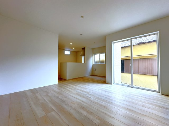 明石市大久保町松陰新築戸建2号棟の居間・リビング