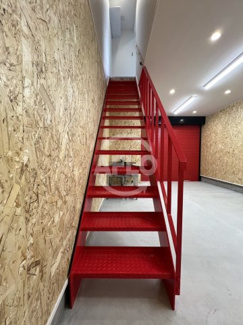 【玄関】 | KICHI和泉上町 | KICHI和泉上町　階段