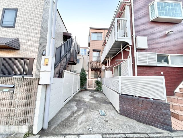 豊島区南長崎4丁目　中古戸建の外観|2026.01.25撮影

現地ご見学希望・資料請求などお気軽にお問い合わせ下さい！
03-5990-5201