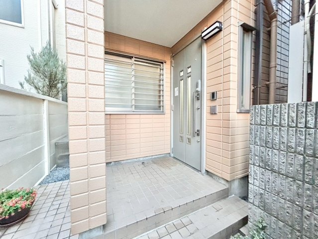 豊島区南長崎4丁目　中古戸建の外観|2026.01.25撮影

現地ご見学希望・資料請求などお気軽にお問い合わせ下さい！
03-5990-5201