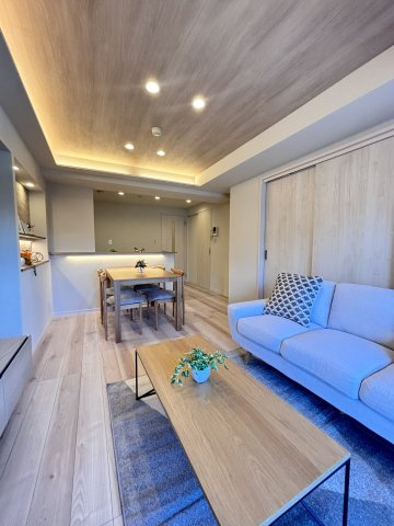 南東向きのリビングダイニング