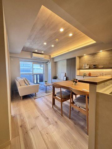 南東向きのリビングダイニング