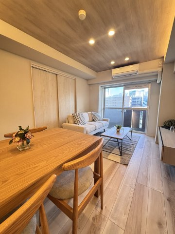 南東向きのリビングダイニング