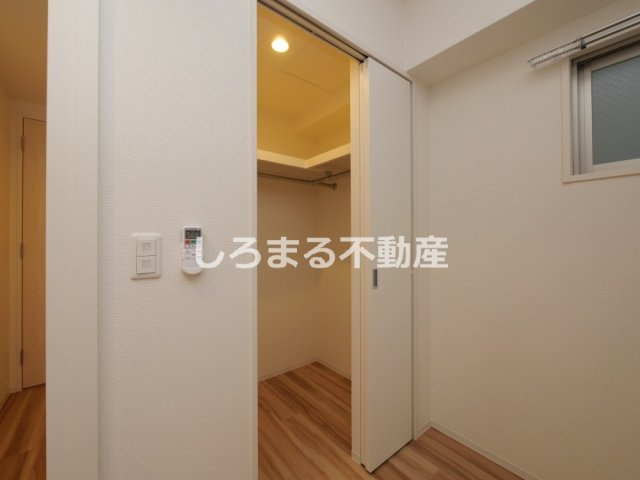 コンフォリア・リヴ淡路町一丁目の収納