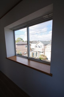 【その他】 | 【仲介手数料無料！！】多摩市和田　中古戸建て　3480万円 | 出窓