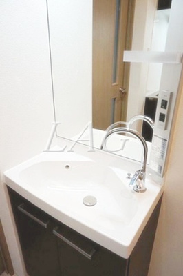 【洗面所】 | プレディアスタイル西麻布 | 洗面台です。