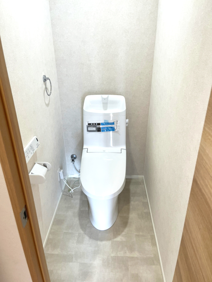 明石市朝霧台　中古戸建のトイレ|シンプルで使いやすい１階トイレです