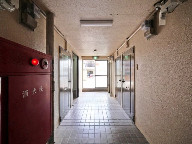 大阪市東成区中道４丁目の賃貸マンションのロビー