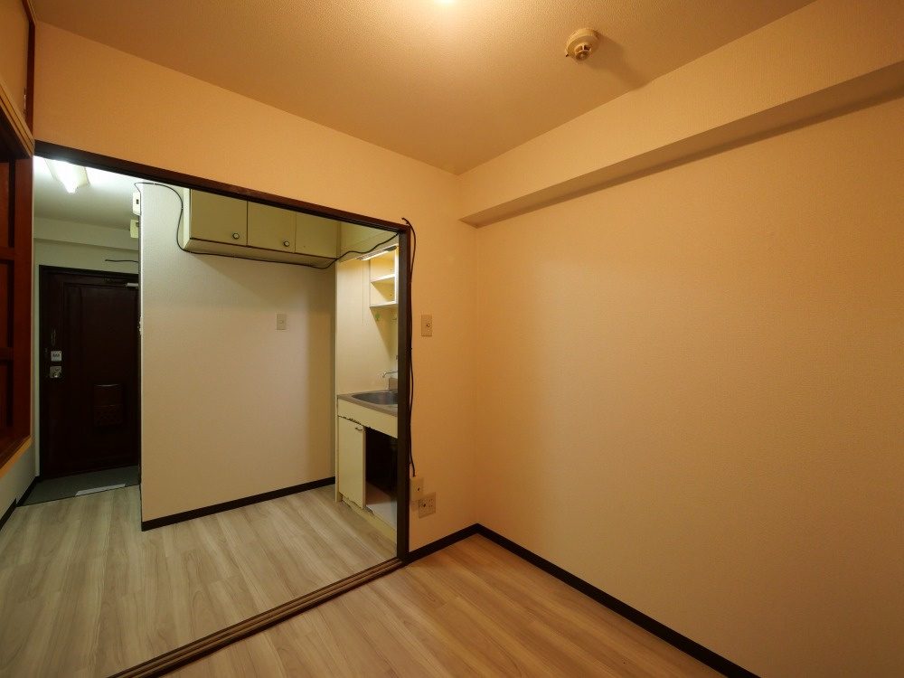 大阪市東成区中道４丁目の賃貸マンションの居間・リビング