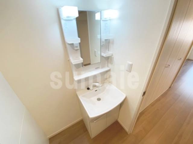 アトーレ鈴谷の洗面所|独立洗面台です☆