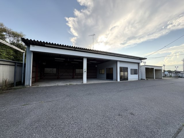 野田市吉春の事業用地の外観