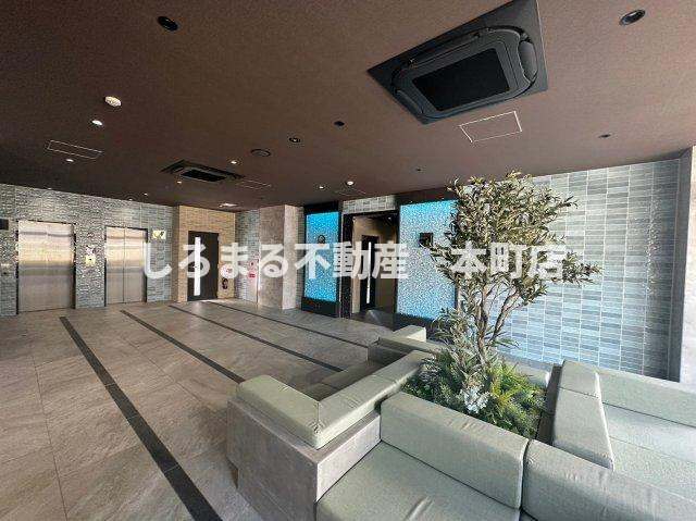 MELDIA CREST TAPP NAMBA-WESTのエントランス