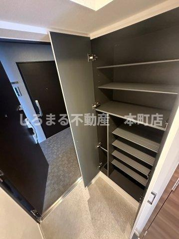 MELDIA CREST TAPP NAMBA-WESTの収納