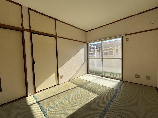 コーポリバティの和室